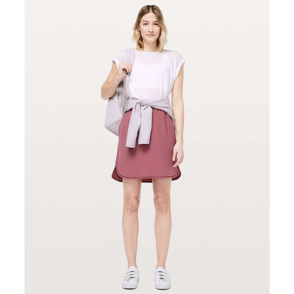 LULULEMON On The Fly Woven Skirt Size 12 Misty Merlot - Picture 2 of 8